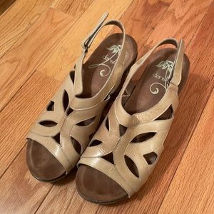 Dansko Felicia Wedge Sandals Size 40